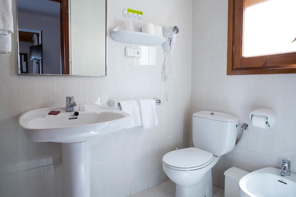 Hotel Bruna Esterri D'Aneu Ngoại thất bức ảnh