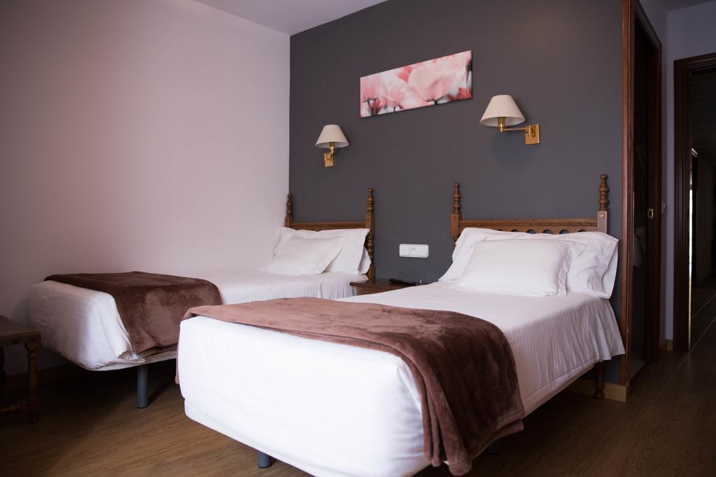 Hotel Bruna Esterri D'Aneu Ngoại thất bức ảnh