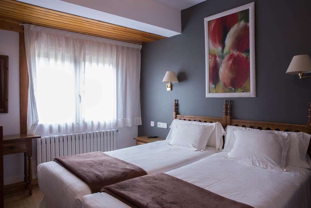 Hotel Bruna Esterri D'Aneu Ngoại thất bức ảnh