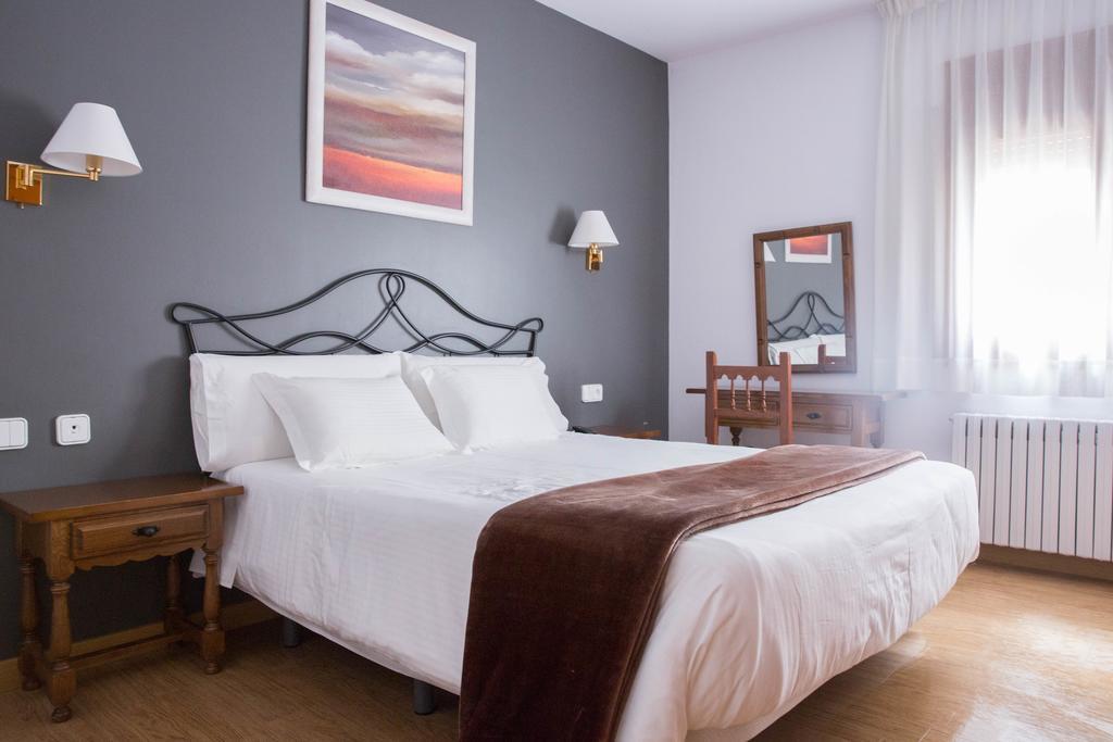 Hotel Bruna Esterri D'Aneu Ngoại thất bức ảnh