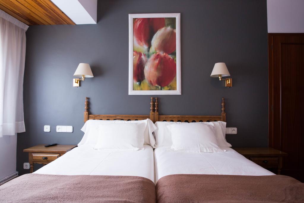 Hotel Bruna Esterri D'Aneu Ngoại thất bức ảnh