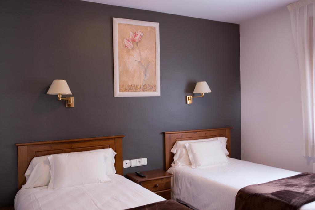Hotel Bruna Esterri D'Aneu Ngoại thất bức ảnh
