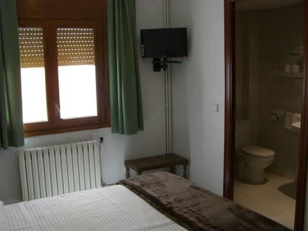 Hotel Bruna Esterri D'Aneu Ngoại thất bức ảnh